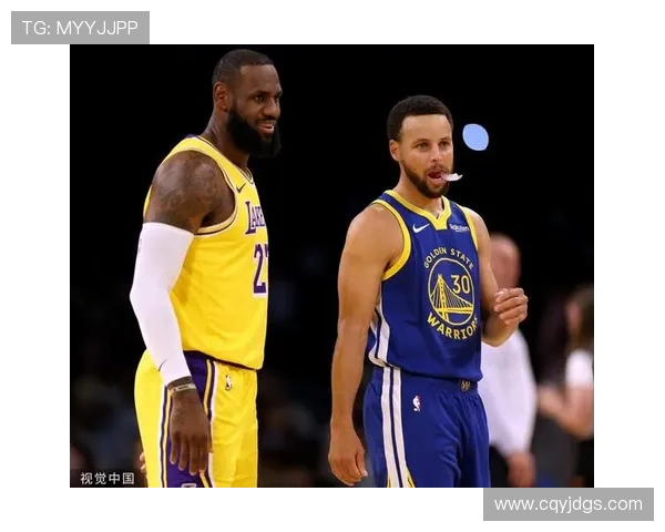 勒布朗詹姆斯领衔湖人季前赛大胜勇士 库里表现亮眼引发关注 勒布朗詹姆斯领衔湖人季前赛大胜勇士 库里表现亮眼引发关注